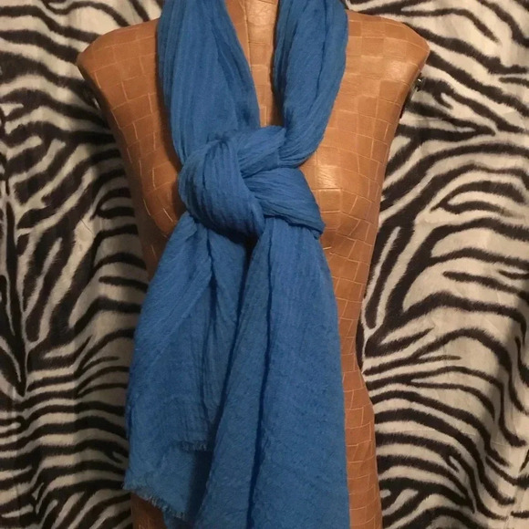 🧣‎ Ann Taylor scarf/sarong🧣 - Picture 1 of 6